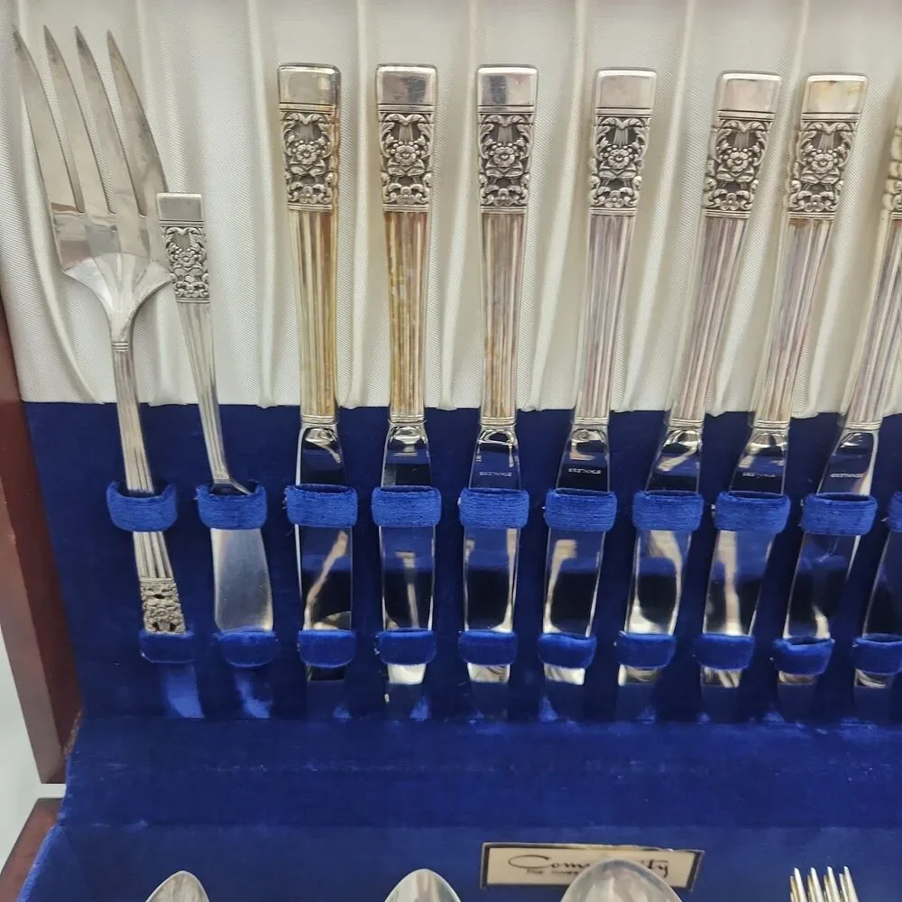 Silverware CORONATION Onieda Community Silverplate 57 Pcs Service for 8 Box Etc